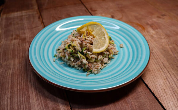Insalata di riso alle zucchine con tonno e limone - immagine 3
